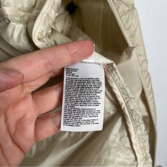 Uniqlo Ultra Light Down Puffer Vest Pearl Cream Packable Collar Women's Large - Picture 9 of 9